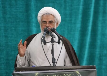 توصیه امام جمعه بندرعباس به دولت برای اجرای طرح کالابرگ الکترونیکی در ‌هرمزگان